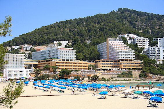 hotels_cala_llonga